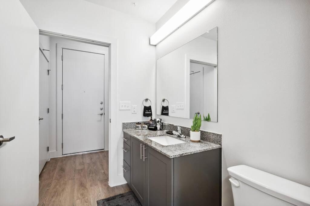 פלוגרוויל Luxurious 1Bd Apt In Austin Suburb מראה חיצוני תמונה